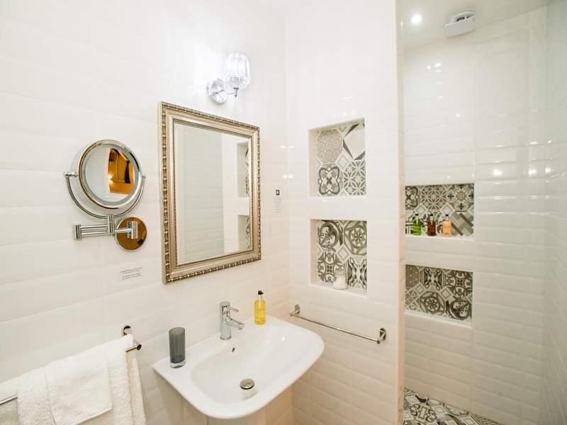 Отель Julesy'S Bnb Cospicua Экстерьер фото