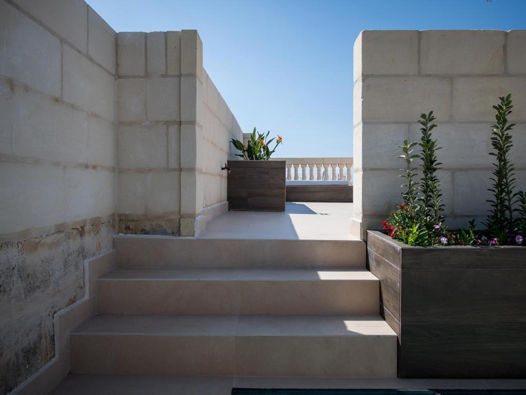Отель Julesy'S Bnb Cospicua Экстерьер фото