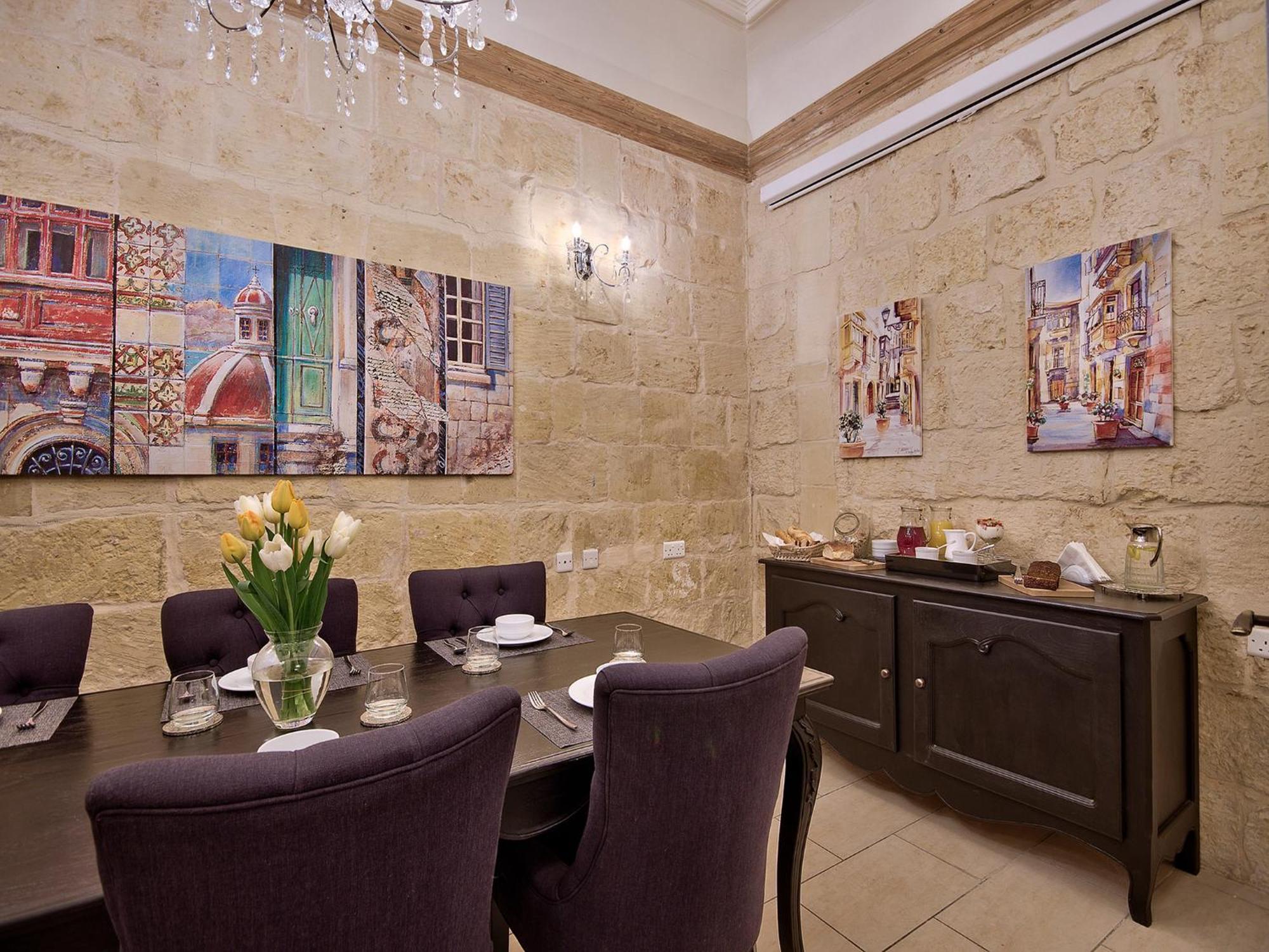 Отель Julesy'S Bnb Cospicua Экстерьер фото